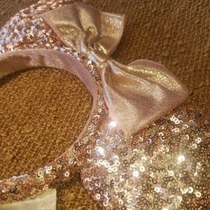 Mini mouse ears.